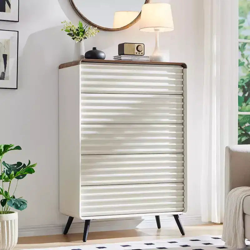 Comò a 5 cassetti, cassettiera alta 122 cm in legno scanalato stile moderno di metà secolo con gambe affusolate per camera da letto, soggiorno, corridoio e ripostiglio